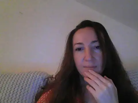 Snapshot of Valessya chatting on 05.03.26 Valessya online show from 05.03.26