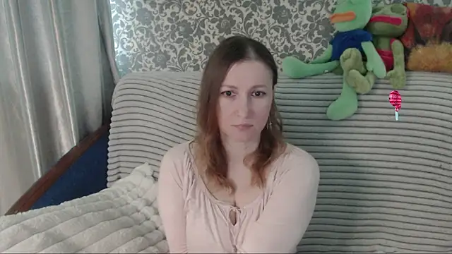 Snapshot of LesanaMagic chatting on 05.27.26 LesanaMagic online show from 05.27.26