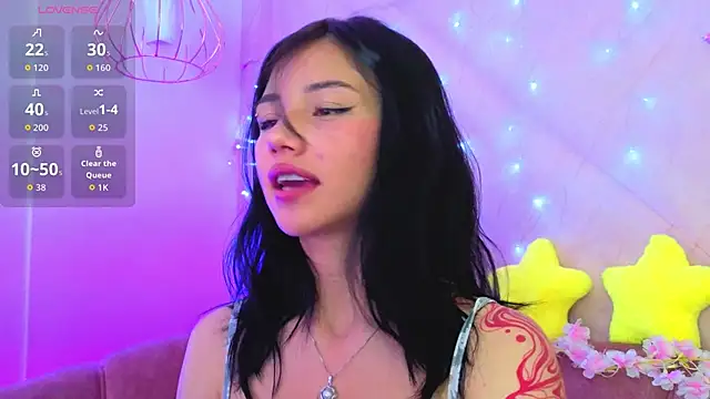 Snapshot of april_bennett chatting on 06.13.26 april bennett online show from 06.13.26