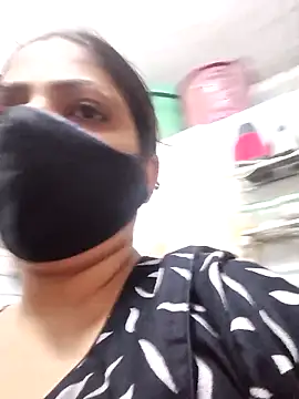 Snapshot of hottie_jenny9 chatting on 10.11.25 hottie jenny9 online show from 10.11.25