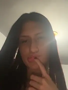 Caroline daring online show from 03.24.26