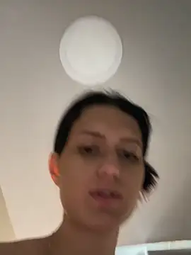 Caroline daring online show from 03.30.26