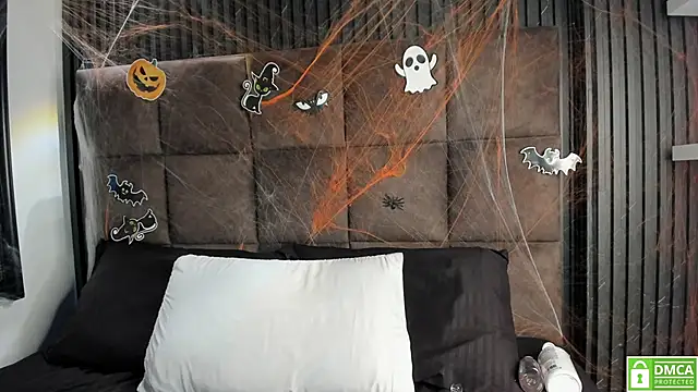 Sussy Vixen online show from 10.24.25