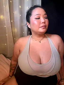 Snapshot of RealLifeWaifu chatting on 09.24.25 RealLifeWaifu online show from 09.24.25