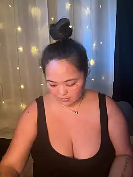 Snapshot of RealLifeWaifu chatting on 09.25.25 RealLifeWaifu online show from 09.25.25