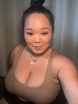 Snapshot of RealLifeWaifu chatting on 09.30.25 RealLifeWaifu online show from 09.30.25