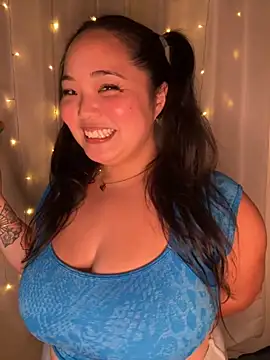 Snapshot of RealLifeWaifu chatting on 10.10.25 RealLifeWaifu online show from 10.10.25