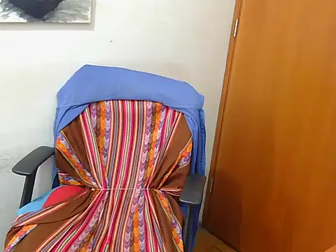 Snapshot of GuivernoStud chatting on 10.10.25 GuivernoStud online show from 10.10.25