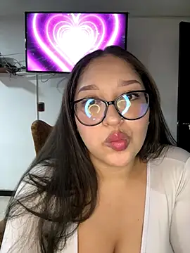 Snapshot of Whiitney_Bloom chatting on 11.16.25 Whiitney Bloom online show from 11.16.25