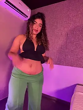 Snapshot of Salomeferreira_ chatting on 09.19.25 Salomeferreira online show from 09.19.25