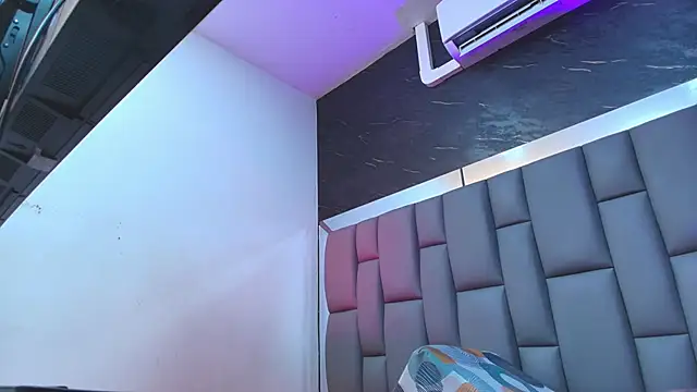 Snapshot of kissme_luna chatting on 10.03.25 kissme luna online show from 10.03.25