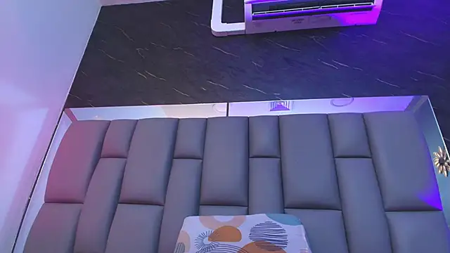 Snapshot of kissme_luna chatting on 10.11.25 kissme luna online show from 10.11.25