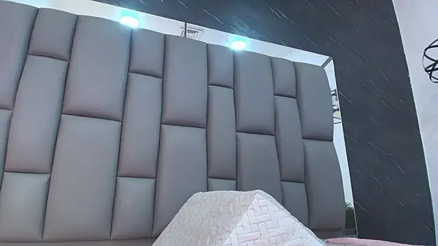 Snapshot of kissme_luna chatting on 02.23.26 kissme luna online show from 02.23.26