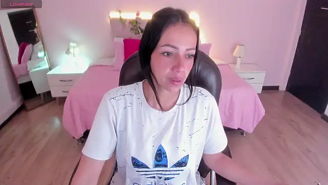 Mariam Lopez   online show from 07.07.26