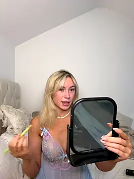 SexySaraxxoo online show from 09.29.25