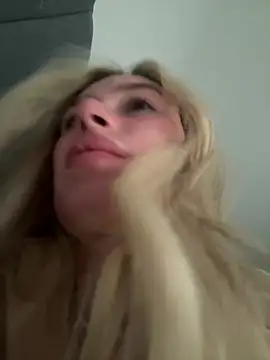 SexySaraxxoo online show from 03.29.26