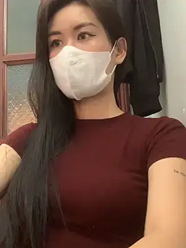 Snapshot of SelenaHoney chatting on 10.30.25 SelenaHoney online show from 10.30.25