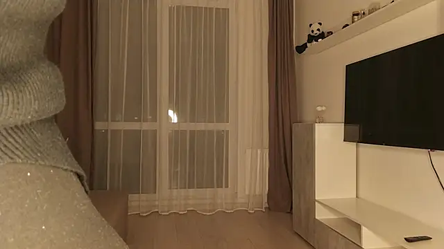 Sugarpeaach online show from 11.10.25