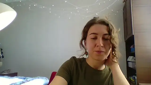 Snapshot of Mireeina chatting on 07.17.26 Mireeina online show from 07.17.26