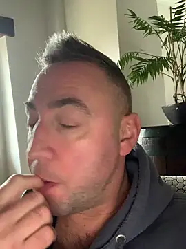 Marronglace1 online show from 02.18.26