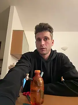 Malcom2f online show from 04.24.26