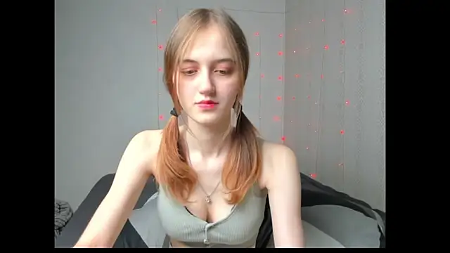 Snapshot of dreamy_pollyyy chatting on 03.30.26 dreamy pollyyy online show from 03.30.26