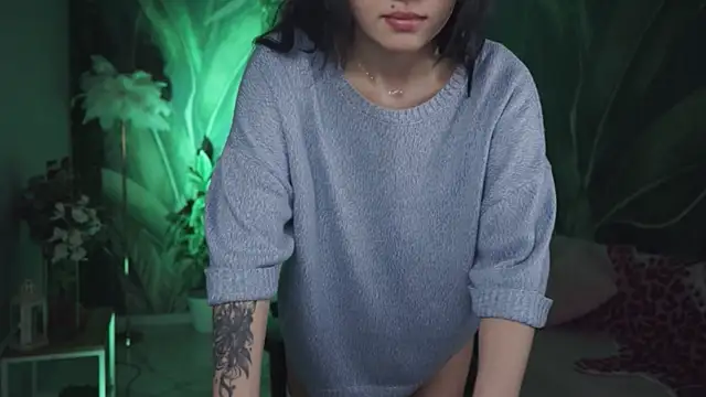 MonicaFarmer online show from 04.22.26