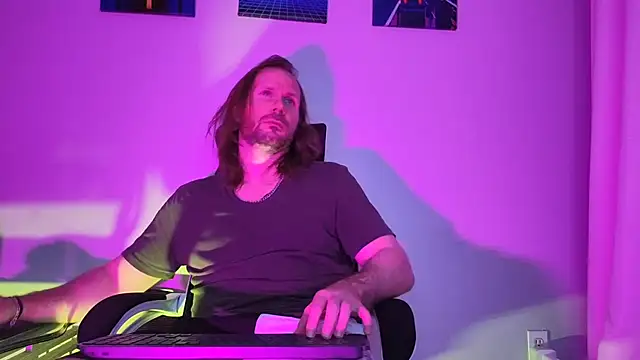 AlbinoAdonis online show from 09.25.25