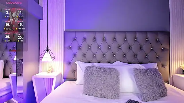 LunaBloomn online show from 12.15.25