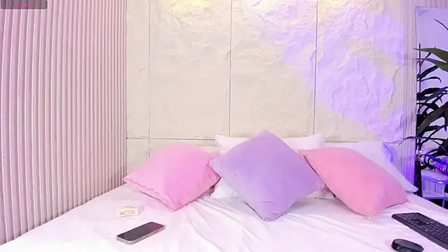 Isabellax21 online show from 10.29.25