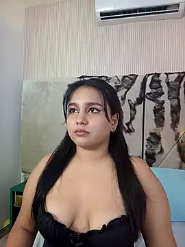 Snapshot of IvannaaVega chatting on 10.19.25 IvannaaVega online show from 10.19.25