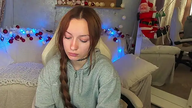 FoxyMayy online show from 12.14.25