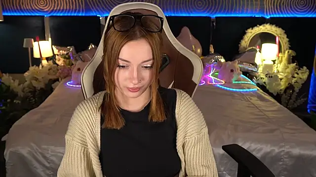 FoxyMayy online show from 06.19.26