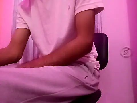 Snapshot of ash706339 chatting on 09.26.25 ash706339 online show from 09.26.25