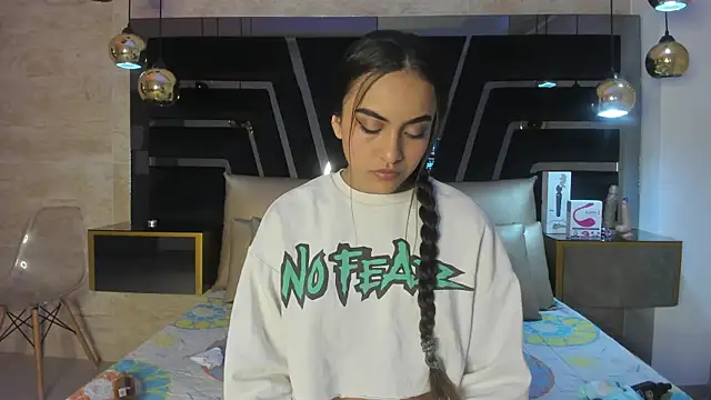 Leslie Bussh  online show from 10.29.25