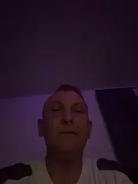 Snapshot of niezlomny75 chatting on 09.14.25 niezlomny75 online show from 09.14.25