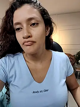 ArielBlossom    online show from 10.26.25