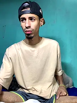 Snapshot of Alexx_1214 chatting on 09.24.25 Alexx 1214 online show from 09.24.25