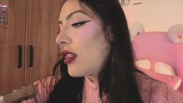 Snapshot of ashlynnlowe_ chatting on 07.10.26 ashlynnlowe online show from 07.10.26