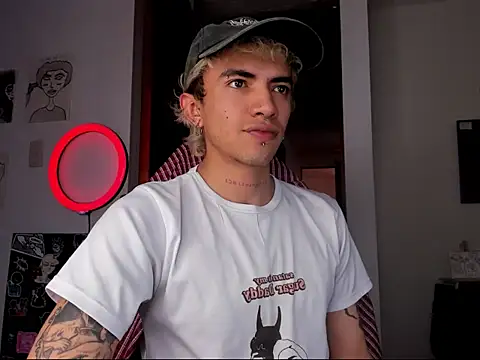 guynextdo0r online show from 10.05.25