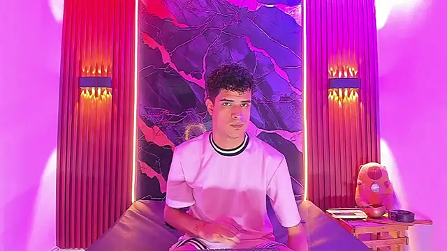 Lucky boys  X online show from 10.02.25