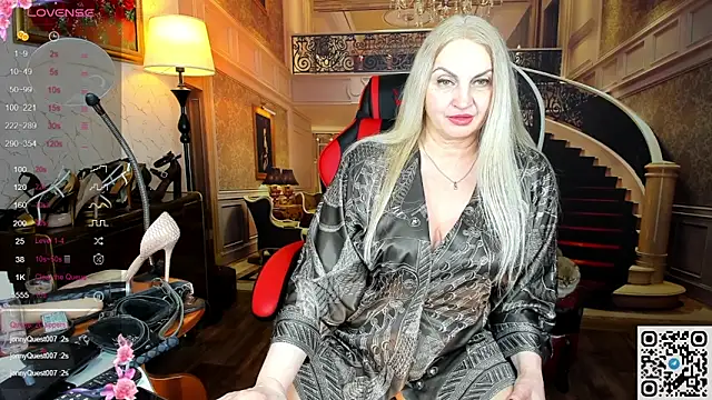 Nina Devillle online show from 05.18.26