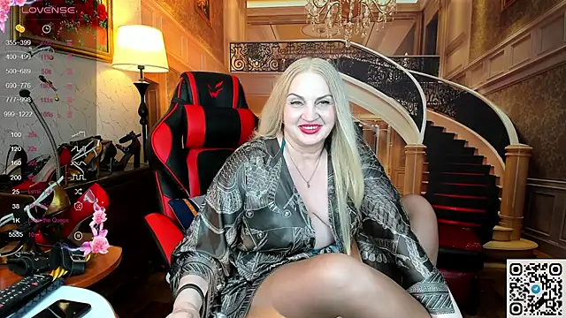Snapshot of Nina_Devillle chatting on 06.15.26 Nina Devillle online show from 06.15.26