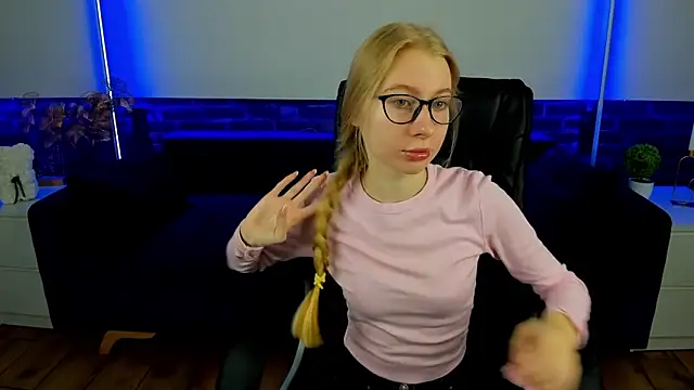 Alina Blonde online show from 09.24.25