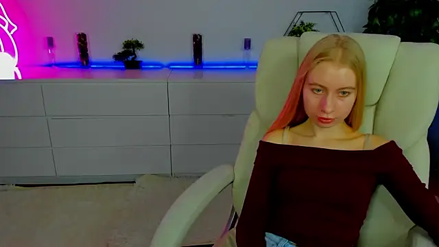 Alina Blonde online show from 10.23.25