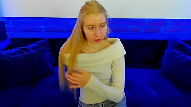 Alina Blonde online show from 11.05.25