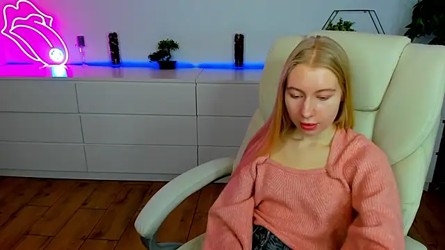 Alina Blonde online show from 11.19.25