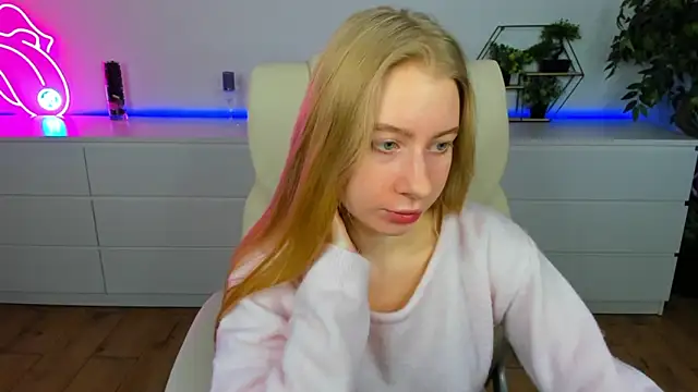 Alina Blonde online show from 01.19.26