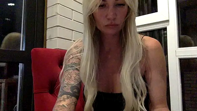 Snapshot of Veriyaa chatting on 07.27.26 Veriyaa online show from 07.27.26