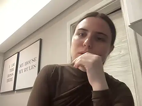 Snapshot of Olyshaa chatting on 07.31.26 Olyshaa online show from 07.31.26